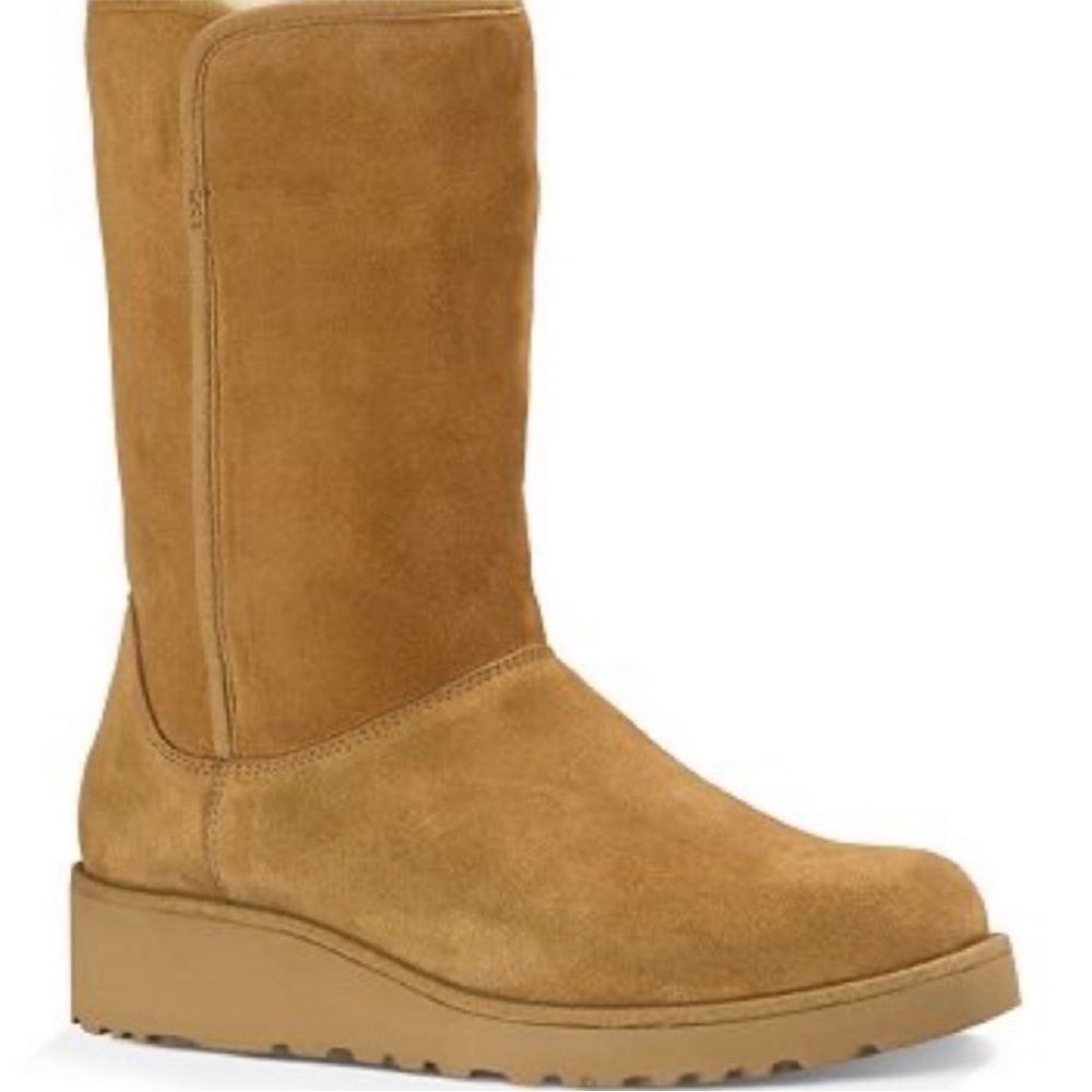 UGG Chestnut Tall Wedge Boot Size 9